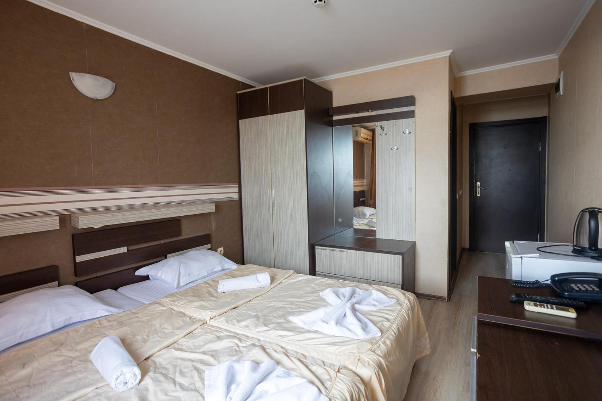 Lotos Hotel Balchik Extérieur photo