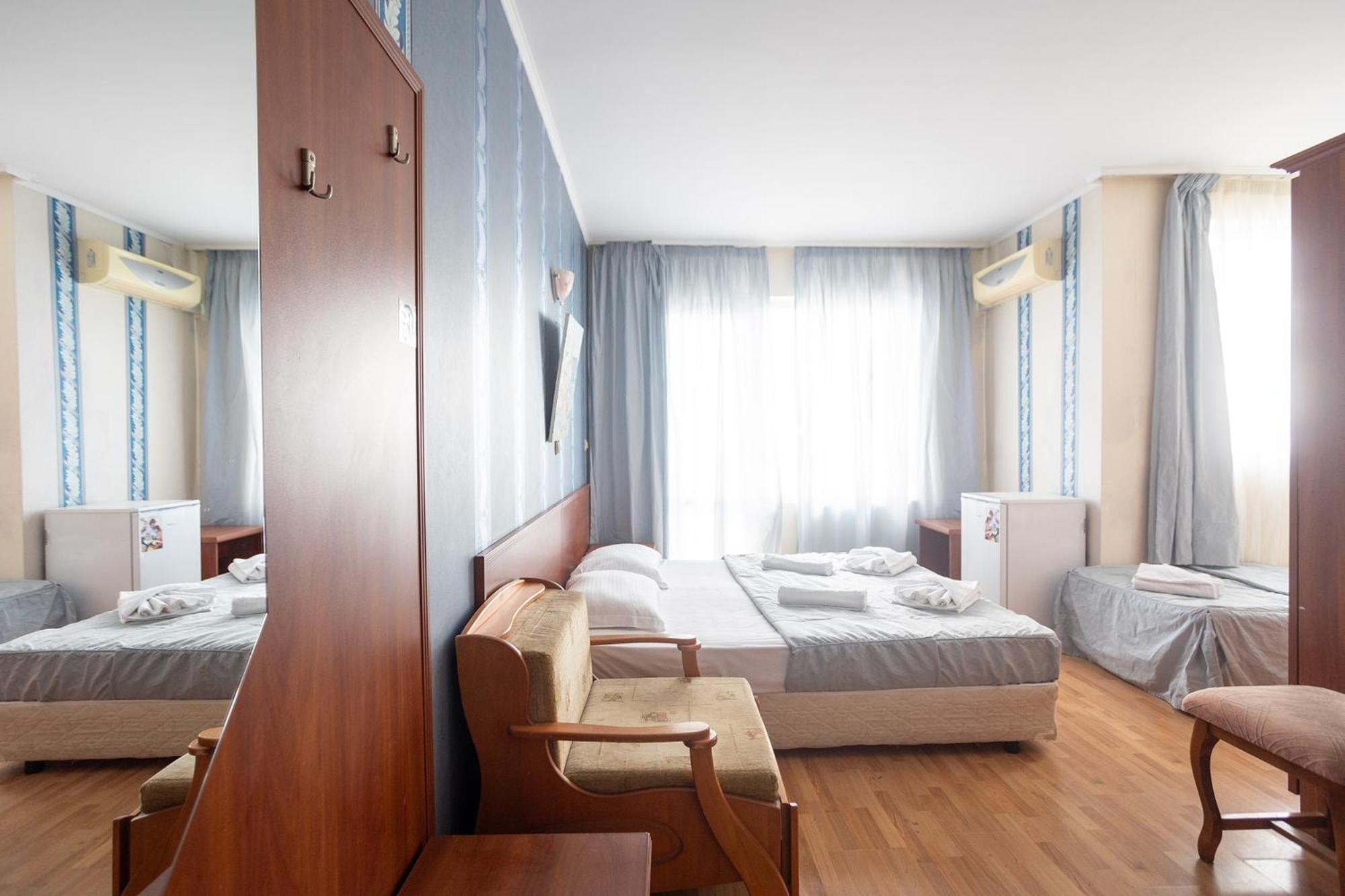 Lotos Hotel Balchik Extérieur photo