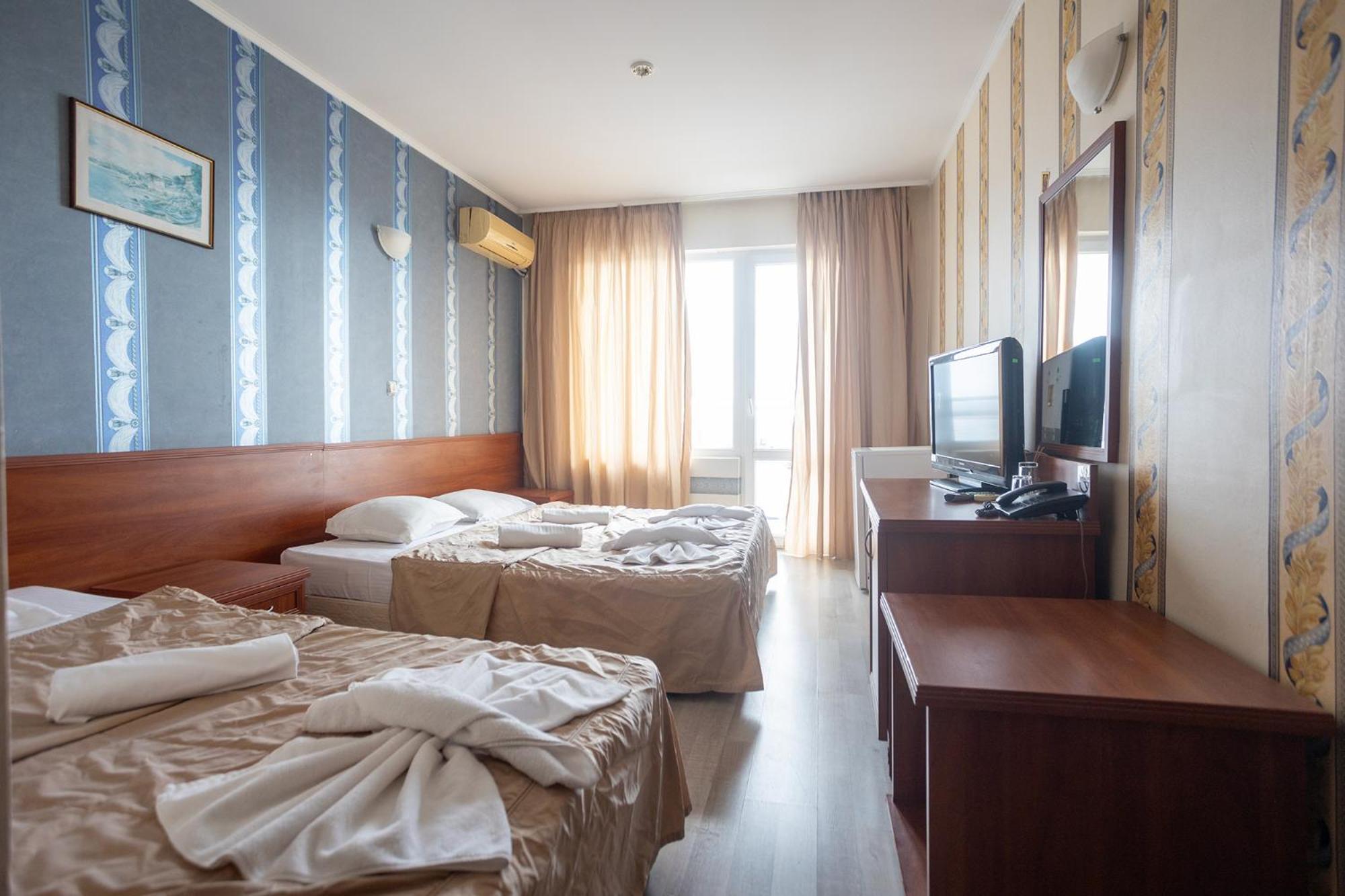 Lotos Hotel Balchik Extérieur photo