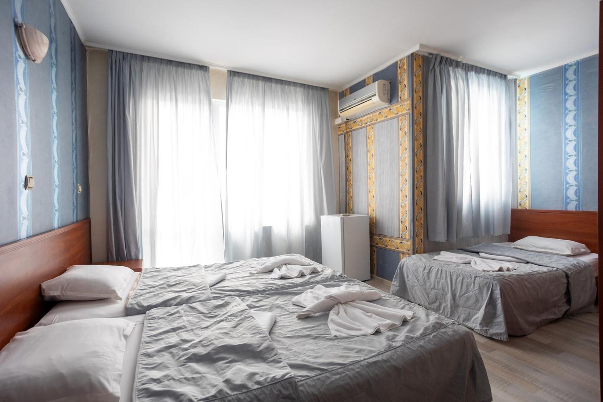 Lotos Hotel Balchik Extérieur photo
