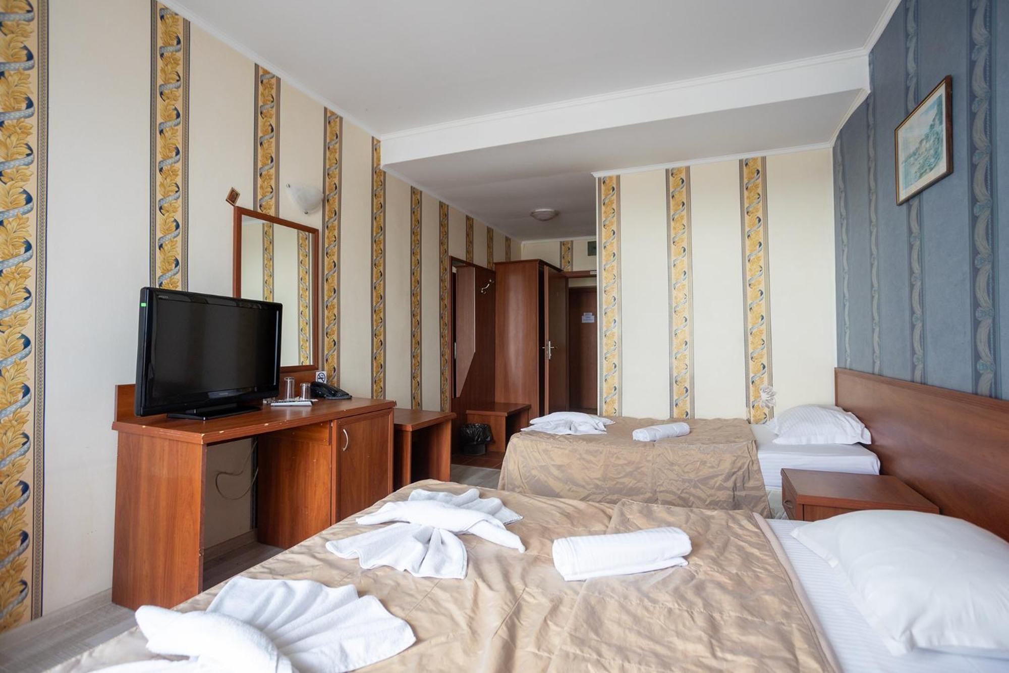 Lotos Hotel Balchik Extérieur photo
