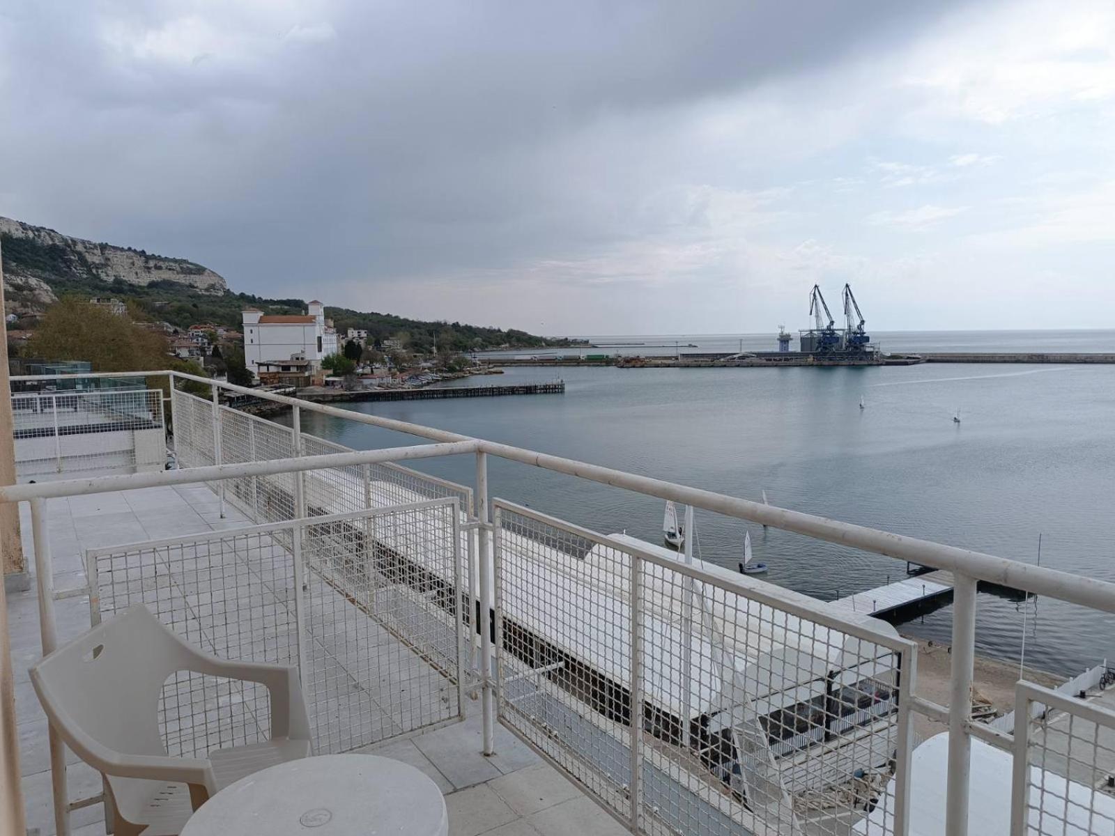 Lotos Hotel Balchik Extérieur photo