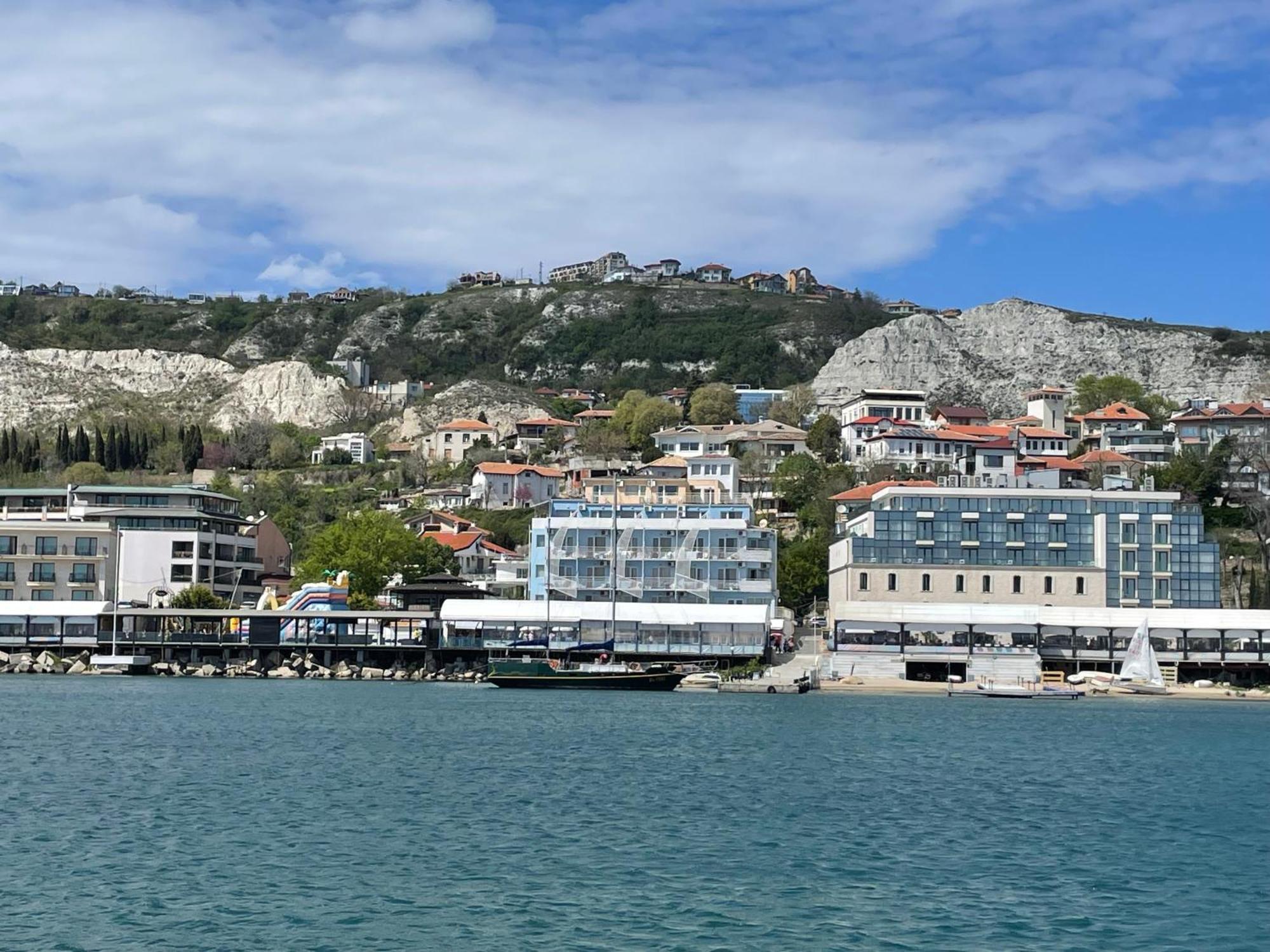 Lotos Hotel Balchik Extérieur photo