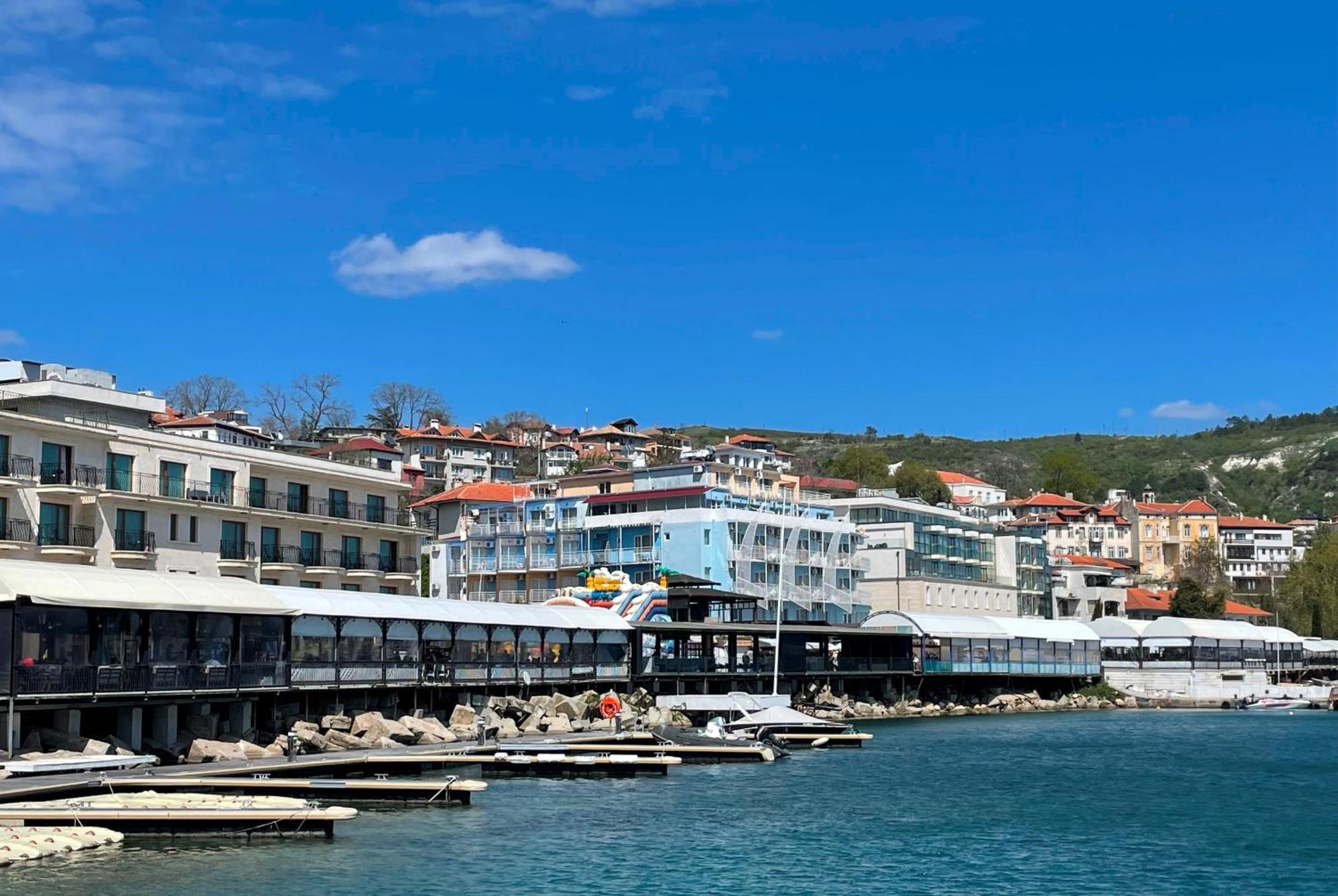 Lotos Hotel Balchik Extérieur photo