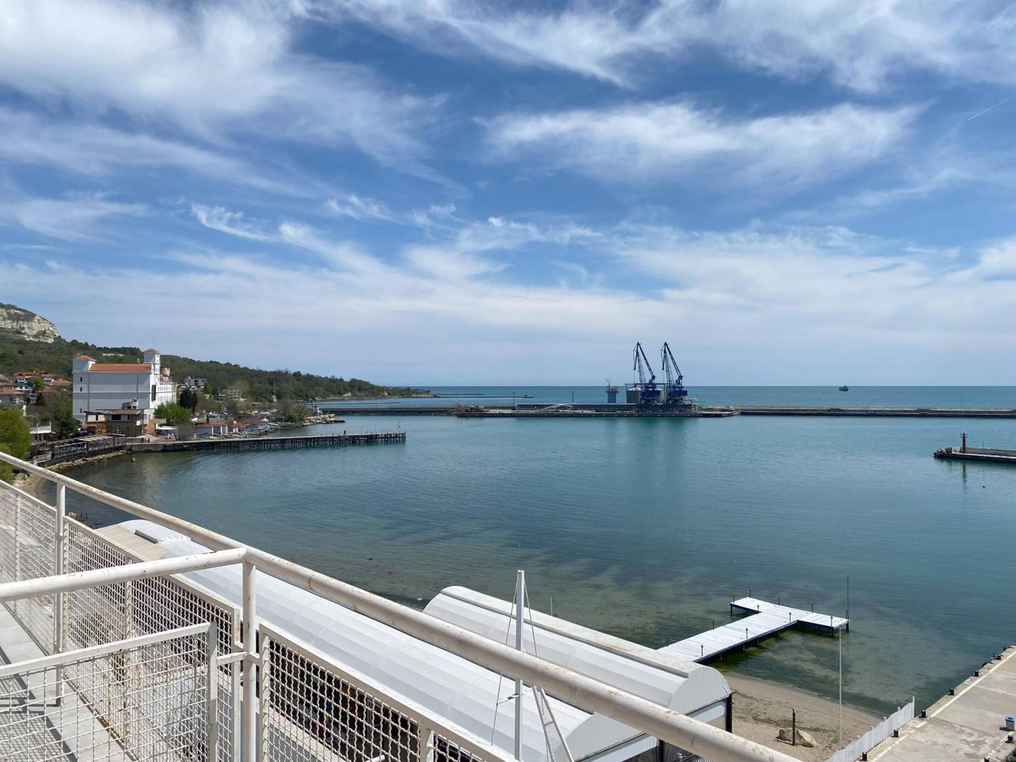 Lotos Hotel Balchik Extérieur photo