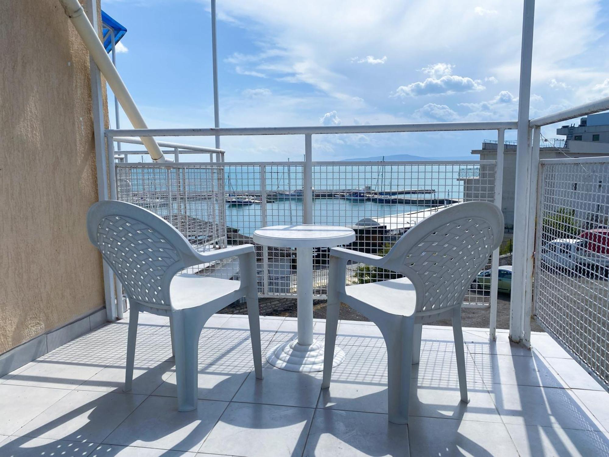 Lotos Hotel Balchik Extérieur photo